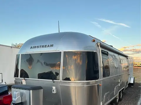 2016 Airstream Flying Cloud 25RB Twin — photo 1