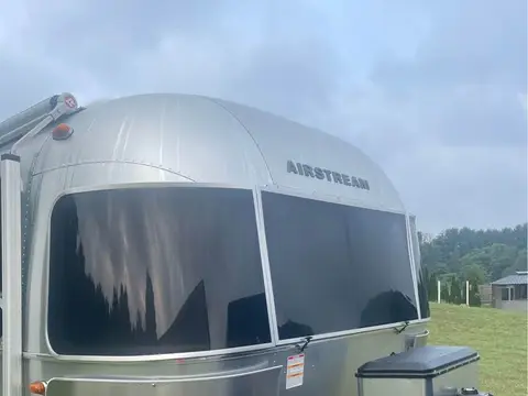 2020 Airstream Globetrotter 27 FB Twin — photo 2