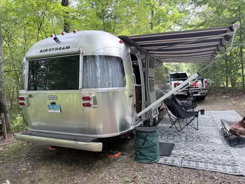 2023 Airstream Globetrotter 27FB Queen — photo 5