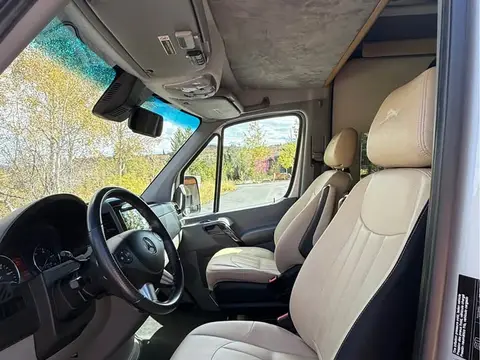 2019 Airstream Tommy Bahama Interstate — photo 4