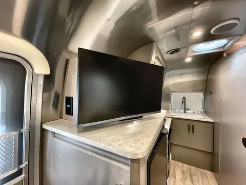2025 Airstream Caravel 20FB — photo 5