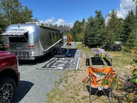 2024 Airstream Classic 33FB Twin — photo 2