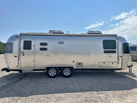 2022 Airstream Flying Cloud 27FBT Bunk — photo 1