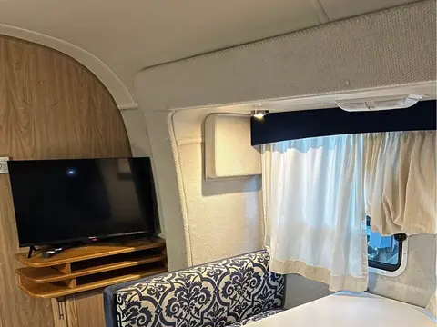2006 Airstream Safari LS Slide Out 75th Anniversary 28 ft — photo 3