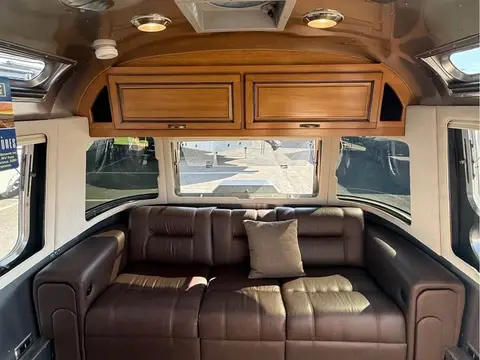 2019 Airstream Classic 30qb — photo 4