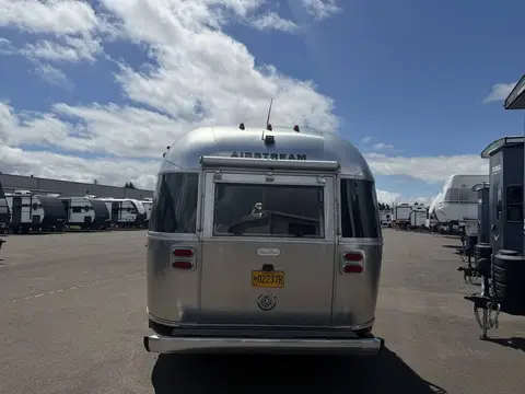 2020 Airstream Flying Cloud 27FB Rear Hatch — photo 4