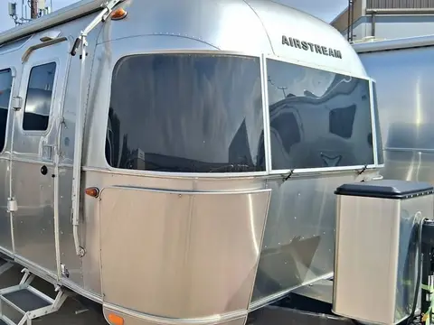 2018 Airstream International Signature 28RBT — photo 1