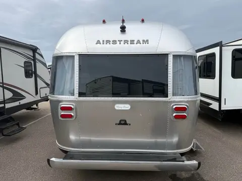 2022 Airstream Flying Cloud 27FB Queen — photo 5