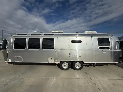 2021 Airstream Globetrotter — photo 3