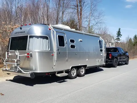 2023 Airstream Flying Cloud 25FB Twin — photo 3