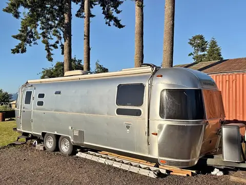 2011 Airstream International Serenity 27FB — photo 1