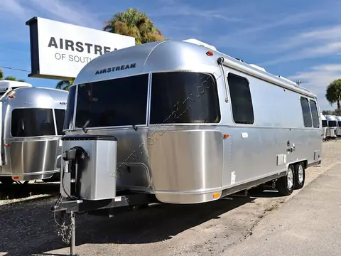 2022 Airstream Flying Cloud 27FB — photo 1
