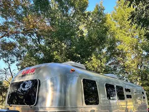2015 Airstream Flying Cloud Bunk 30 ft — photo 2