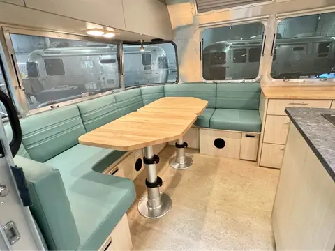 2021 Airstream Flying Cloud 25FB — photo 2