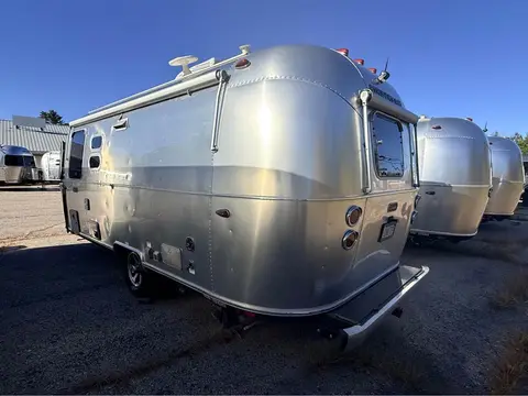 2022 Airstream Caravel 22FB — photo 3