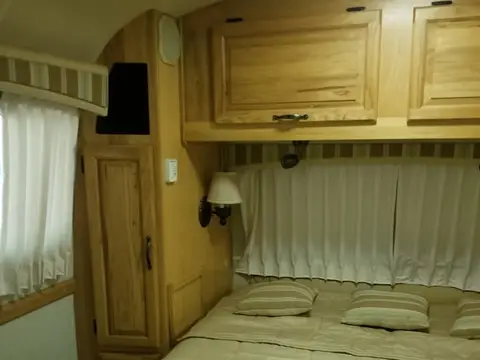 2007 Airstream Classic Limited; slideout 30 ft — photo 2