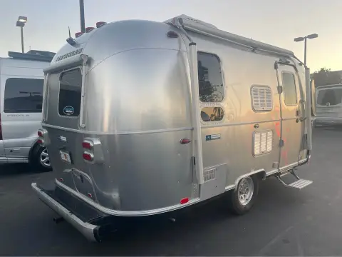 2018 Airstream Tommy Bahama 19cb — photo 4