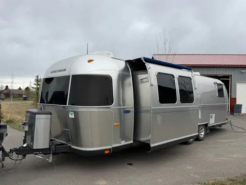2006 Airstream Classic 30’ w slide out 30 ft — photo 3