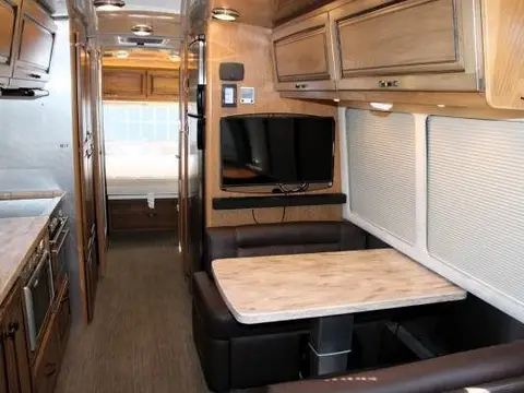2017 Airstream Classic 30RB — photo 5