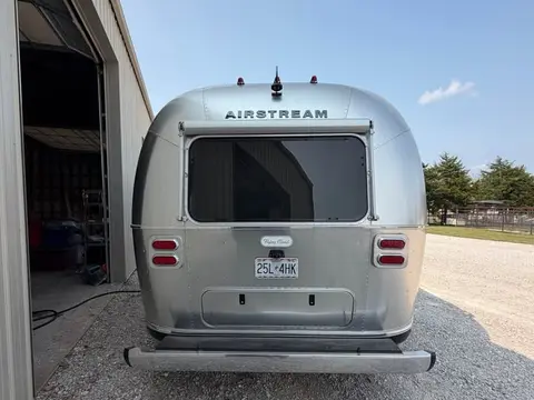 2021 Airstream Flying Cloud — photo 3