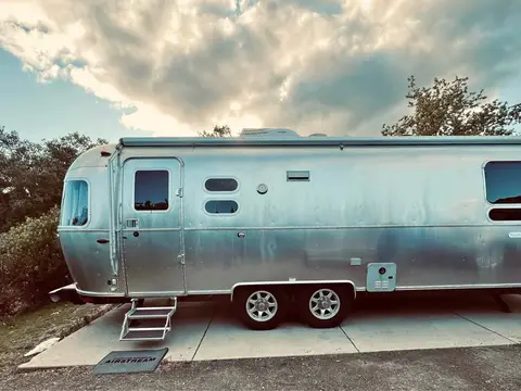 2021 Airstream Flying Cloud — photo 1