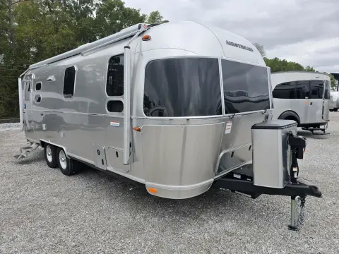 2026 Airstream International 25FB — photo 2