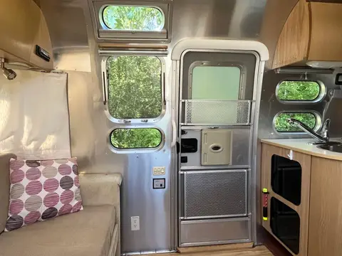 2007 Airstream Safari SE LS 23 ft — photo 5