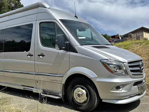 2018 Airstream Interstate Lounge — photo 1