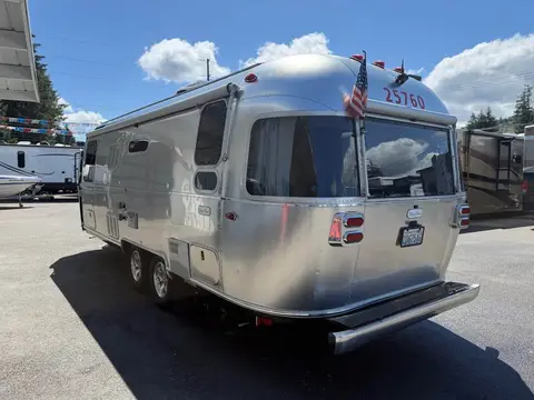 2020 Airstream Flying Cloud 25RB — photo 4