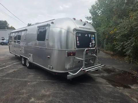 2014 Airstream Classic 31RB — photo 5