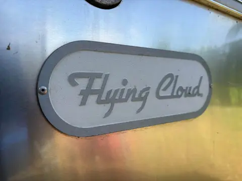 2021 Airstream Flying Cloud — photo 2