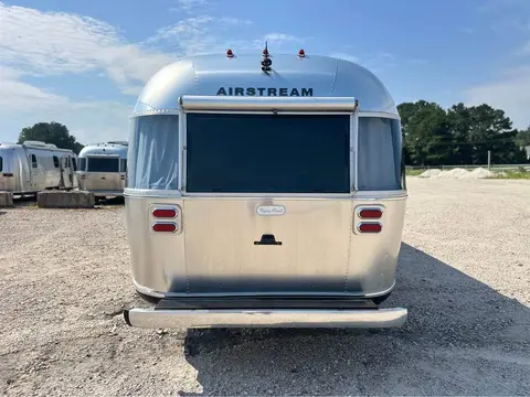 2022 Airstream Flying Cloud 27FBT Bunk — photo 3
