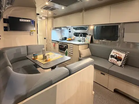2026 Airstream Flying Cloud 30FB — photo 3