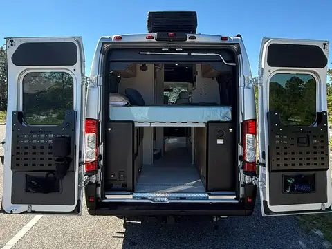 2023 Airstream Rangeline — photo 3