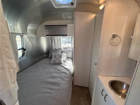 2022 Airstream Bambi 19CB — photo 5