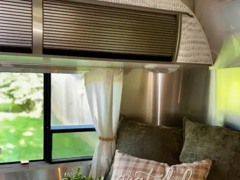 2010 Airstream Bambi — photo 5