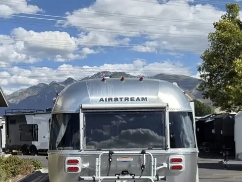 2017 Airstream International Signature — photo 4