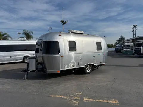 2021 Airstream Bambi 19CB — photo 3