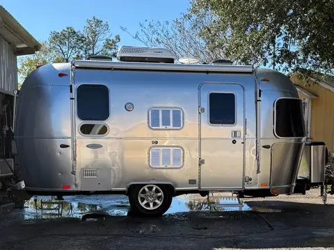 2019 Airstream Flying Cloud 19 ft — photo 2