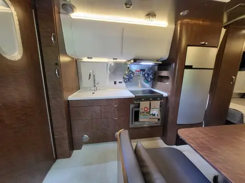 2020 Airstream Globetrotter 23FB Twin — photo 3