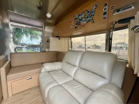 2016 Airstream Flying Cloud 30FB — photo 3