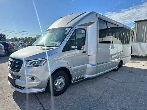 2020 Airstream Atlas — photo 1