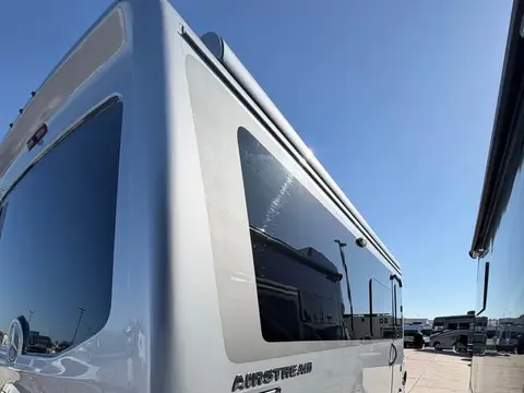 2022 Airstream Atlas — photo 4