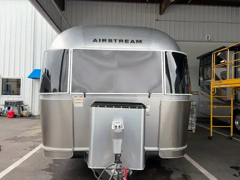 2017 Airstream Flying Cloud 25FB — photo 4