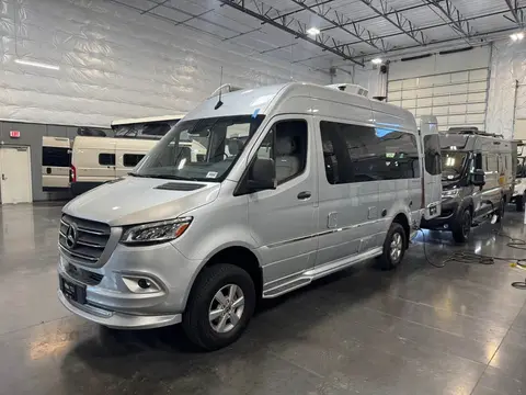 2023 Airstream Interstate M 19 4x4 — photo 2