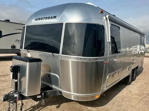 2022 Airstream International 27 FB twin — photo 1