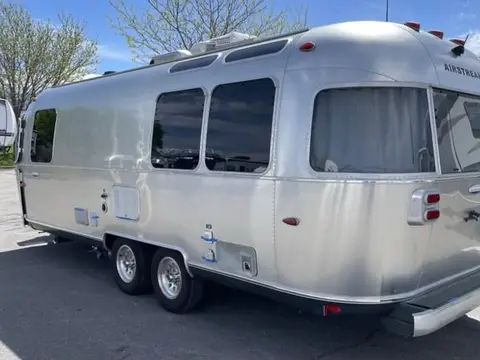 2014 Airstream International Serenity 25FB — photo 2