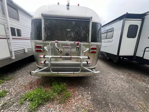 2018 Airstream International 27FB — photo 4