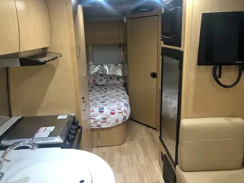 2016 Airstream Flying Cloud 23D — photo 1
