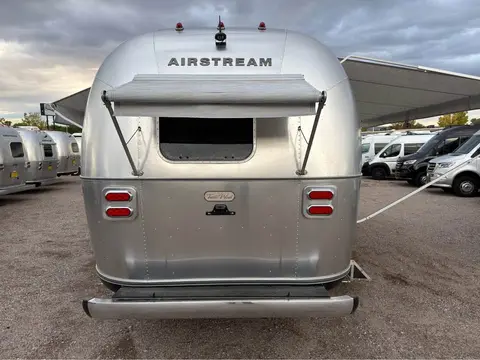 2025 Airstream Tradewind 23FBT (twin) — photo 4